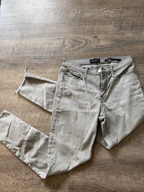 Banana Republic Mid-Rise Skinny Jeans in Olive Green
